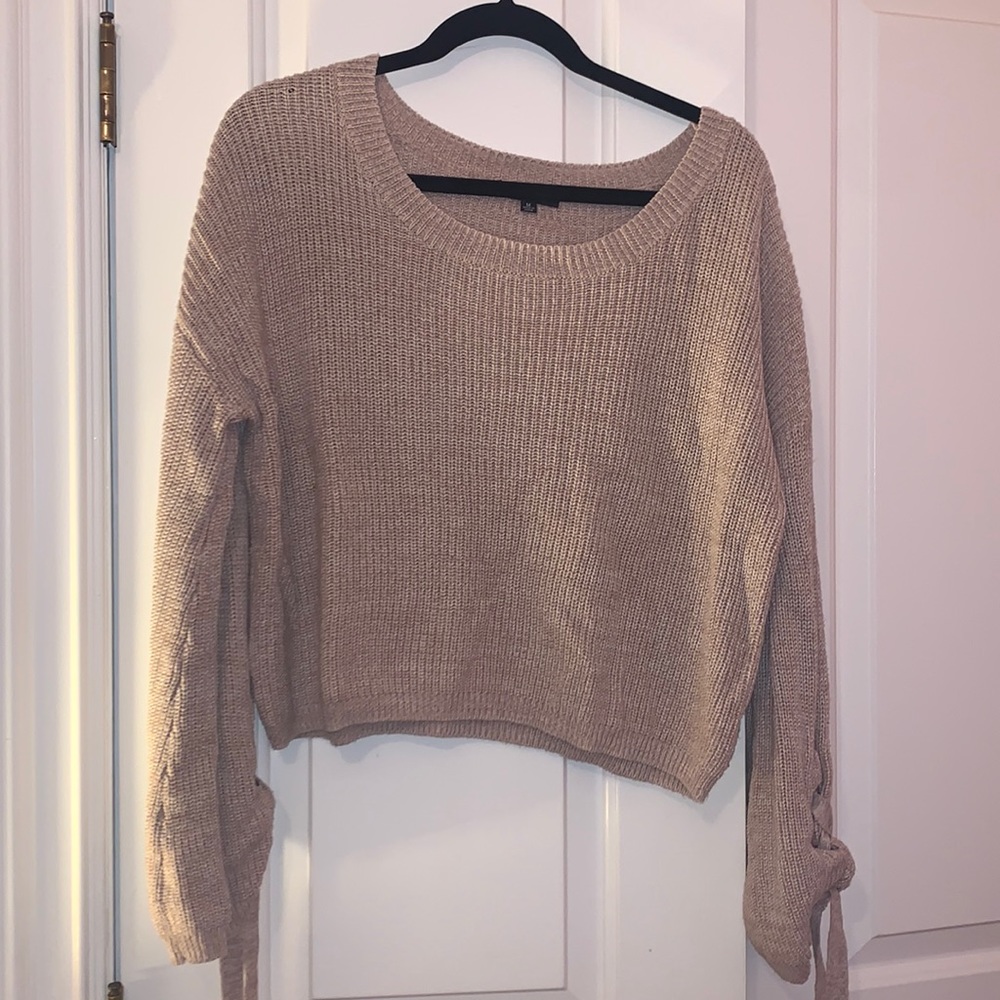 Beige Sweater with Ties: Fate Size M